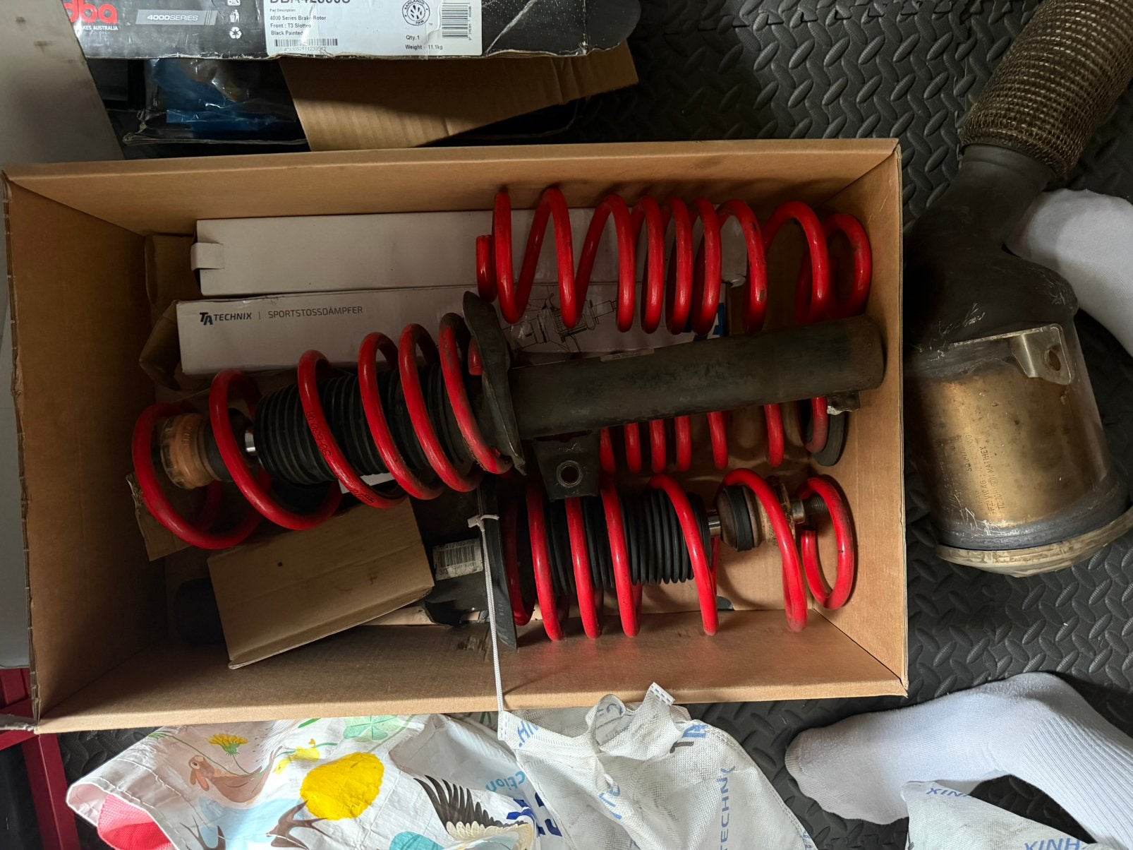 Originele Sachs Schokdempers + Rode Sportveren (VW/ 4Motion), Ophalen of Verzenden, Volkswagen