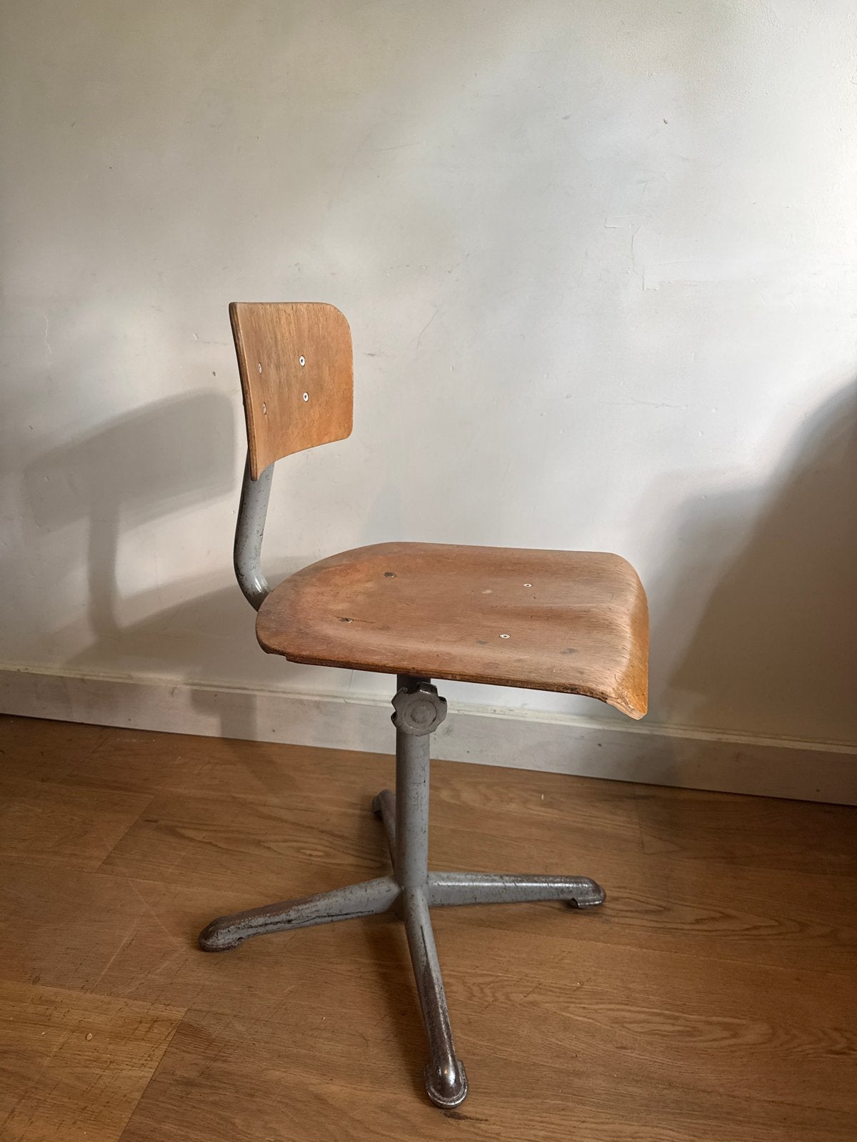 Vintage Industriële Bureaustoel - Hout & Metaal, Antiek en Kunst, Ophalen of Verzenden