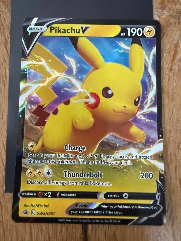 Pikachu V SWSH061, Ophalen of Verzenden, Nieuw, Losse kaart