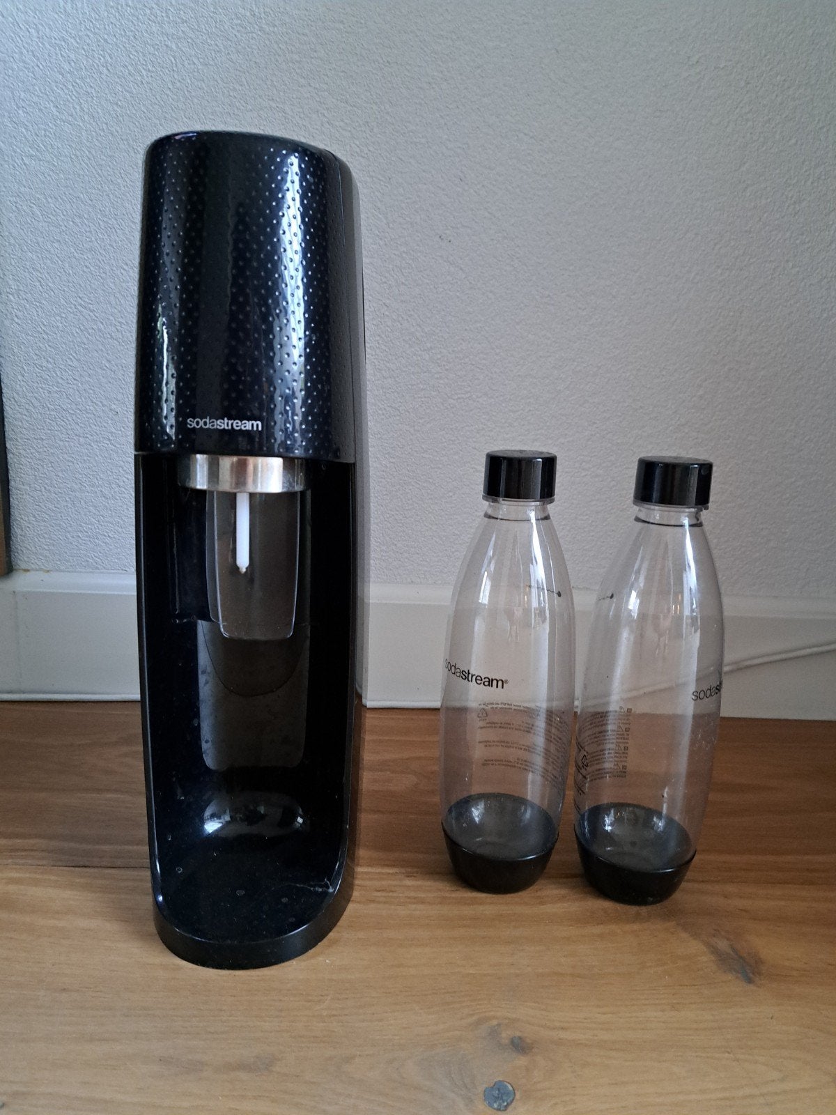 Sodastream bruiswatermaker met 2 flessen van 840 ml, Witgoed en Apparatuur, Ophalen of Verzenden, Gebruikt