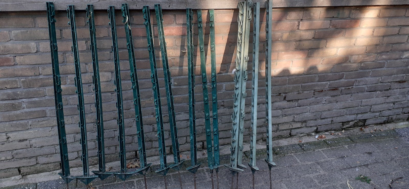 14 gebruikte kunststof afrasteringspalen, ca. 1 meter, Ophalen of Verzenden, Gebruikt, Kunststof, Overige typen