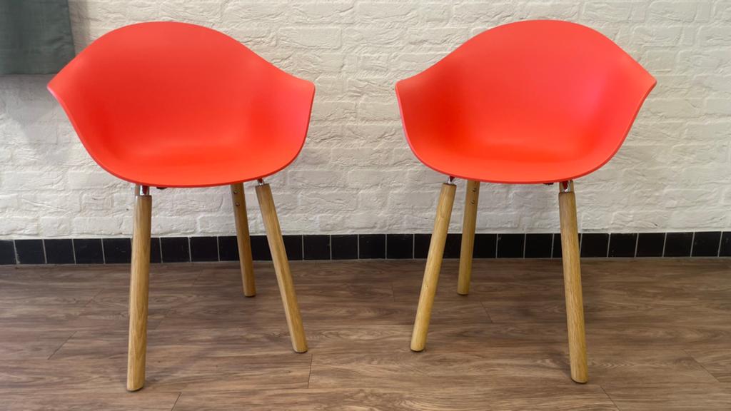 TA design chair’s for TOOU by Simone Viola, Sinaasappelrood, Ophalen, Zo goed als nieuw, Kunststof, Twee
