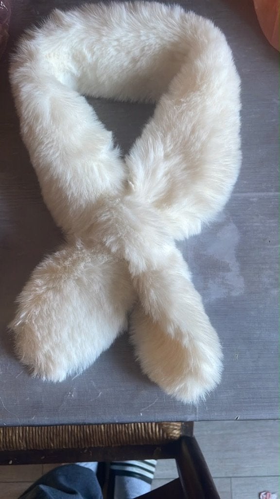 Nieuwe witte faux fur sjaal / bontkraag dames - Zacht & warm, Ophalen of Verzenden, Nieuw, Maat 46/48 (XL) of groter, Sjaal