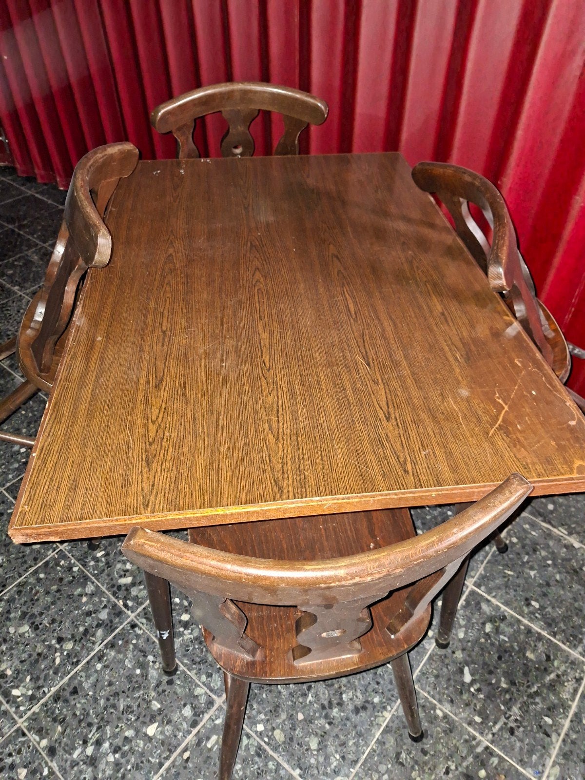 Partij: plus minus 40 tafels &160 donker eiken café stoelen, Ophalen of Verzenden, Gebruikt, Eikenhout