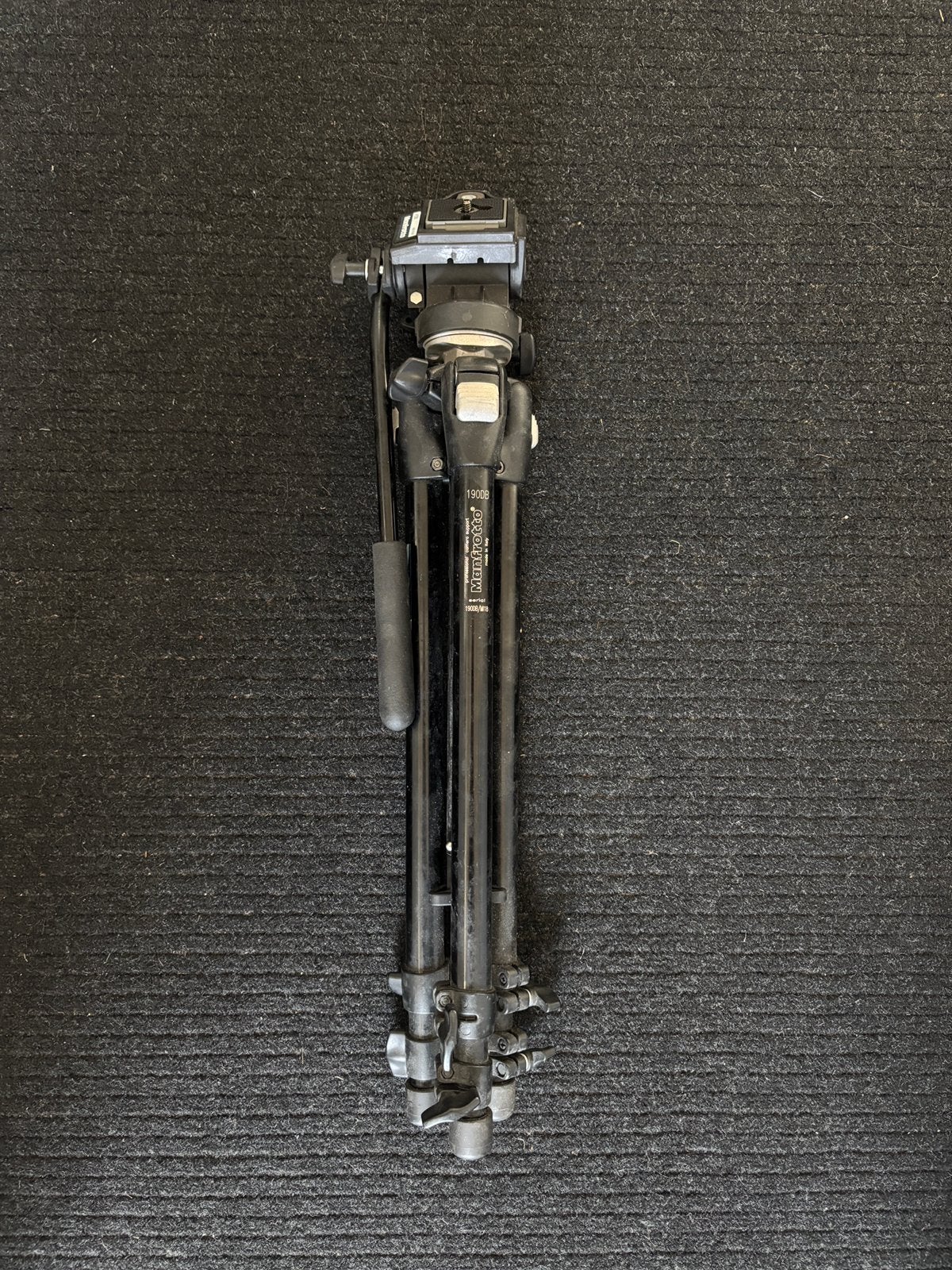 Manfrotto 190DB statief + #200 kop + quick release, Audio, Tv en Foto, Middenzuil, Zo goed als nieuw, 150 tot 175 cm, Manfrotto