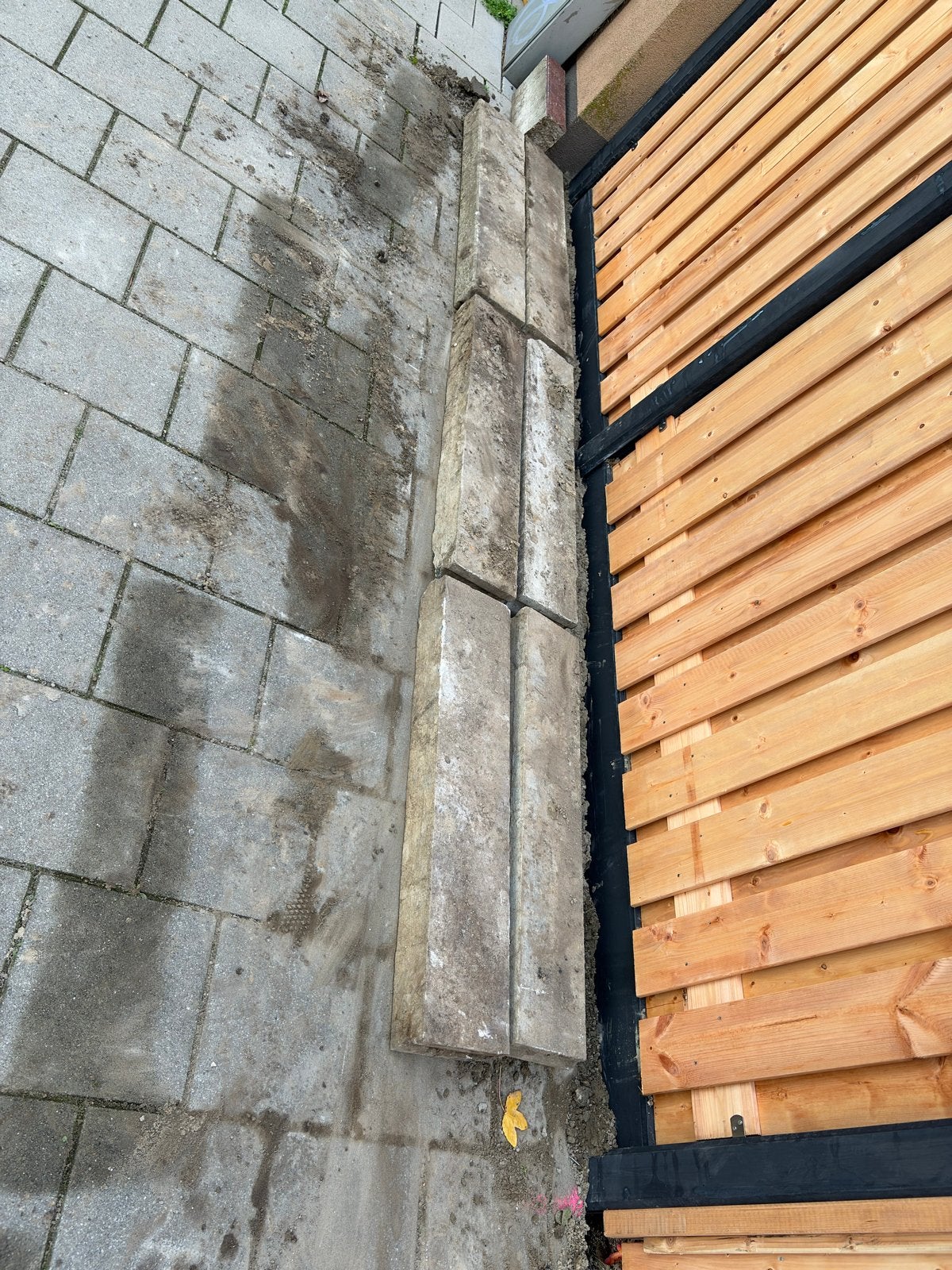 Gratis afhalen Betonnen bielzen stoep banden tuin of oprit, Tuin en Terras, Ophalen, Gebruikt, Biels, Beton