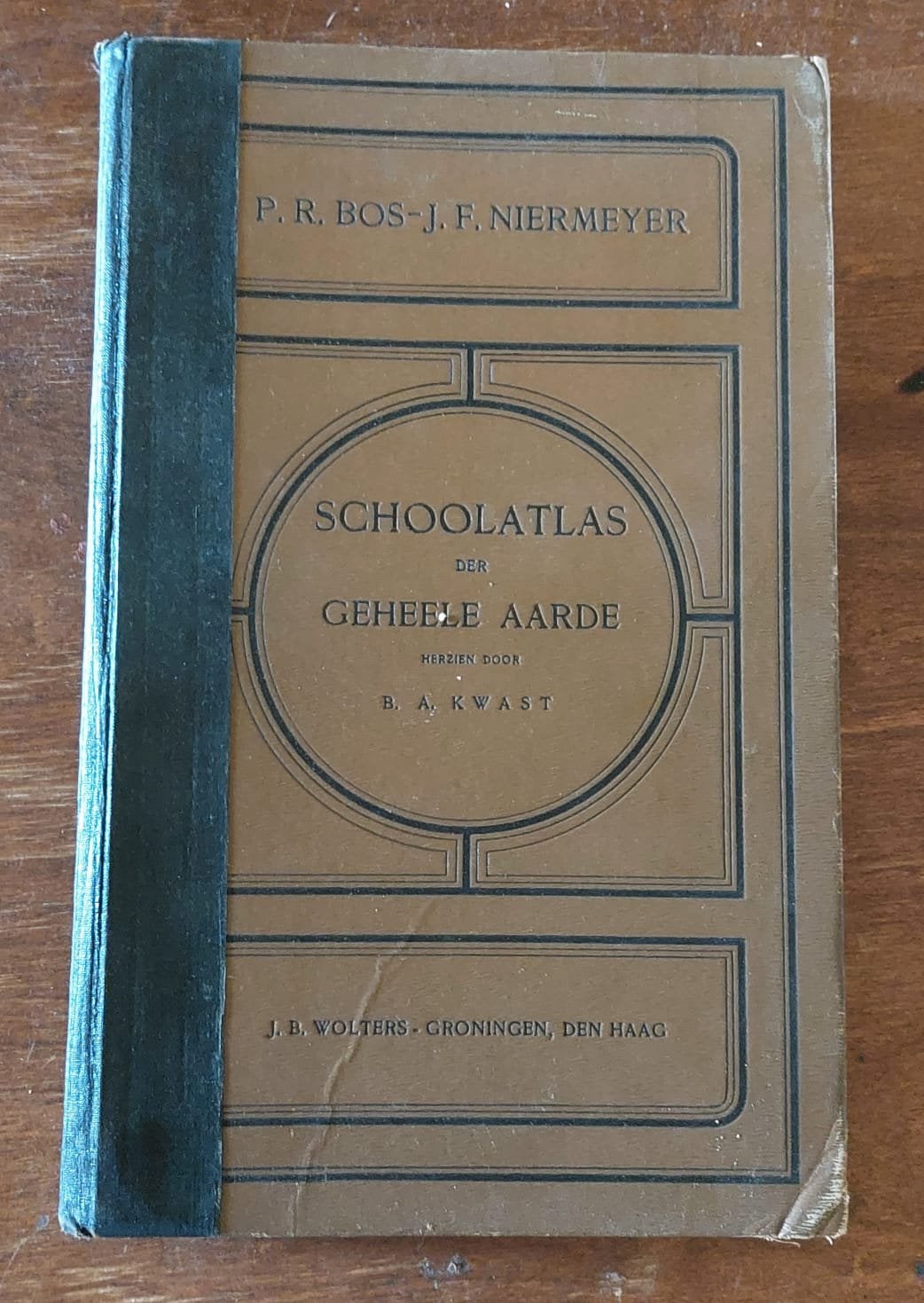 Schoolatlas uit 1929, Gelezen, Overige atlassen, Ophalen of Verzenden, 1800 tot 2000