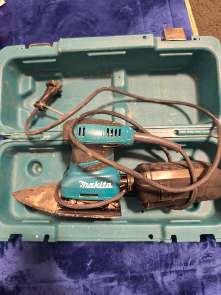 Makita Vlakschuurmachine - Gebruikt, Doe-het-zelf en Verbouw, Gereedschap | Schuurmachines, Ophalen of Verzenden, Gebruikt, Minder dan 600 watt