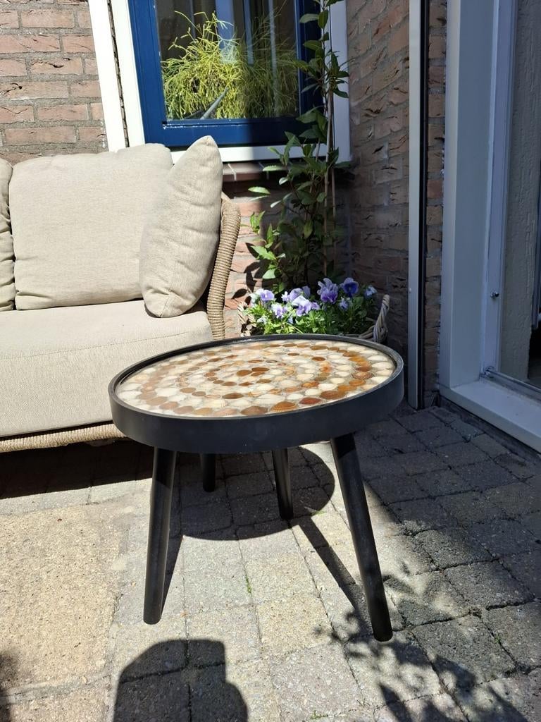 Schelpen bijzettafel, Huis en Inrichting, Tafels | Bijzettafels, Ophalen of Verzenden, Rond, Minder dan 55 cm, Minder dan 45 cm
