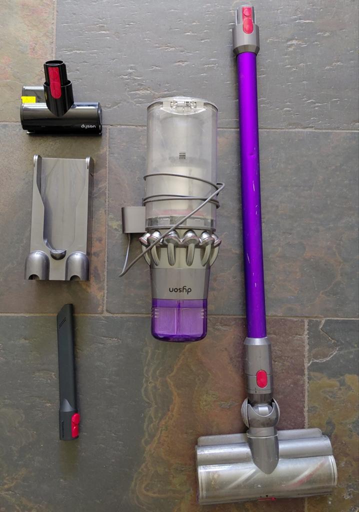 Dyson V8 Steelstofzuiger met accessoires en oplader, Geschikt voor huisdieren, Ophalen of Verzenden, Zo goed als nieuw, Dyson