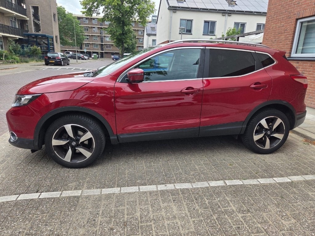 Nissan Qashqai 1.2 Dig-t 85KW 2WD 2017 Rood, Auto's, Voorwielaandrijving, 4 cilinders, 1200 kg, Handgeschakeld