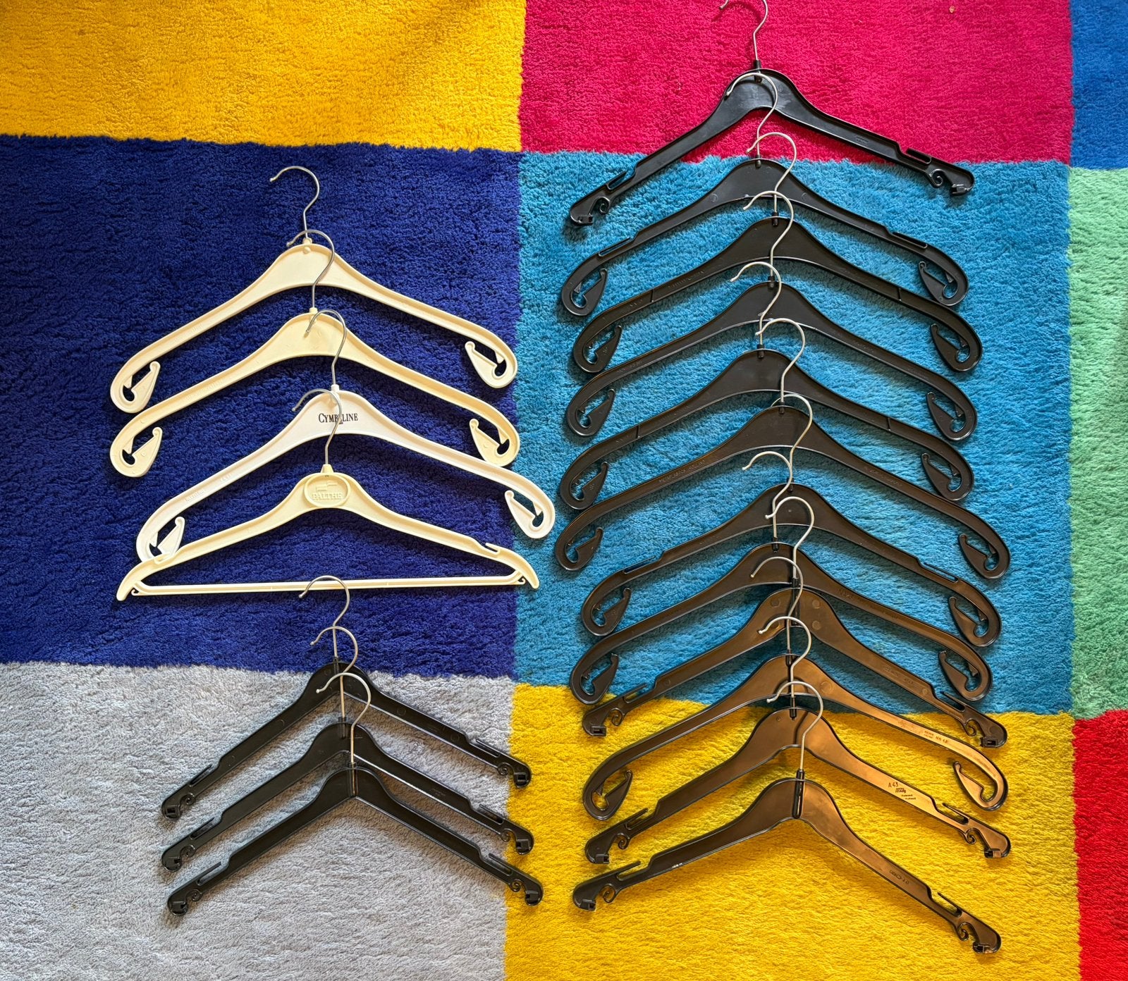 19 plastic klerenhangers kledinghangers, Ophalen of Verzenden, Gebruikt, Kunststof