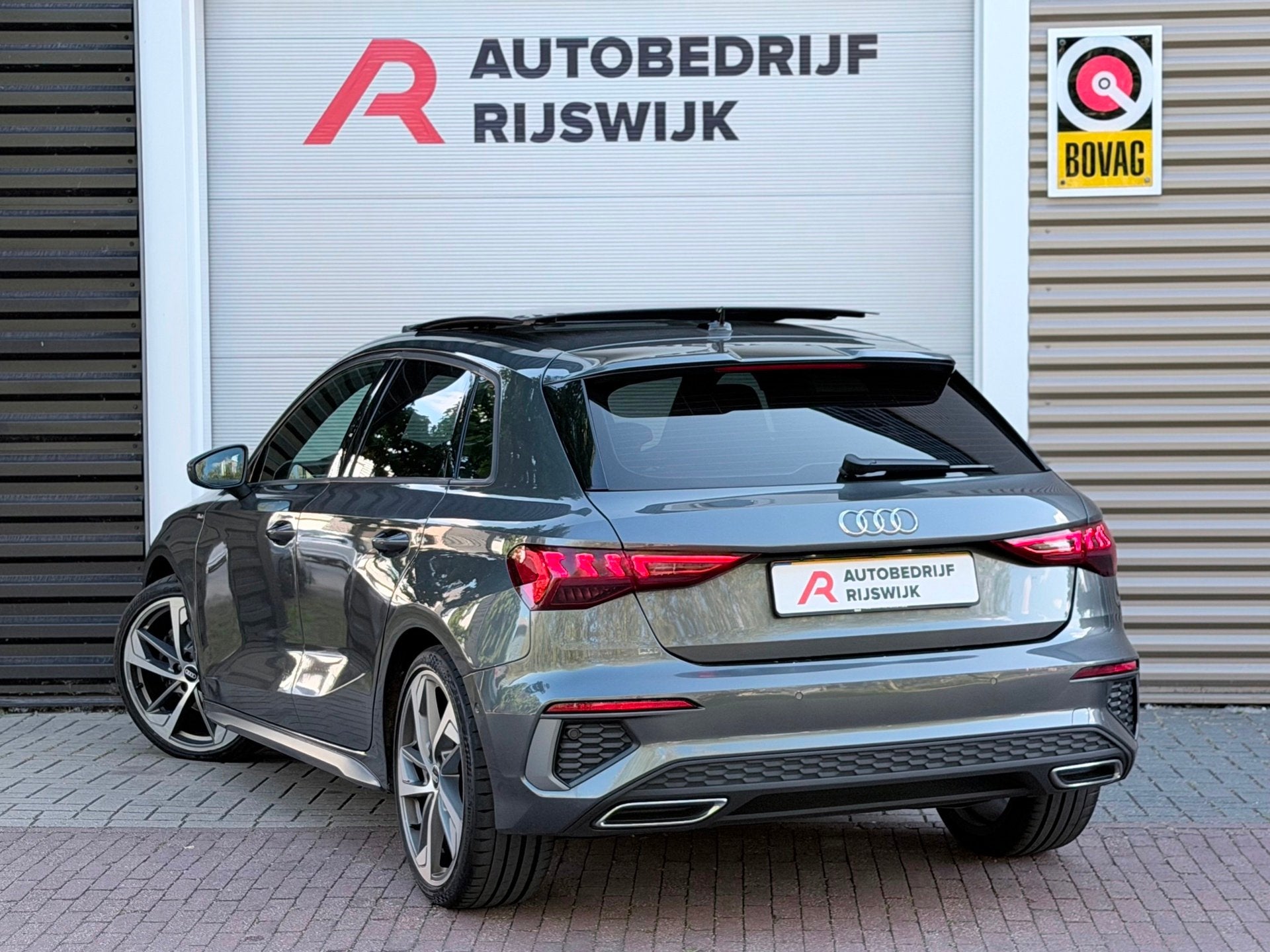 Audi A3 Sportback 35 TFSI S-Line Pano/Matrix/AppleCarPlay, Auto's, 4 cilinders, 150 pk, Alcantara, Bedrijf
