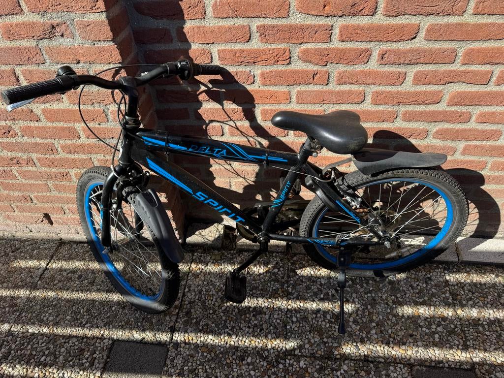 Spirit fiets blauw zwart gebruikt maar goede staat, Fietsen en Brommers, Fietsen | Jongens, Ophalen, Gebruikt, 20 inch, Handrem
