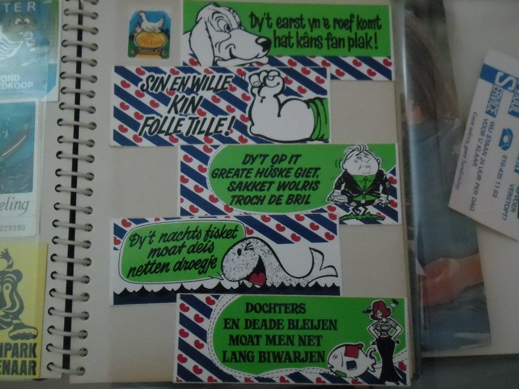 Vintage Friese spreuken stickers - Humoristische verzameling, Ophalen of Verzenden, Nieuw, Overige typen