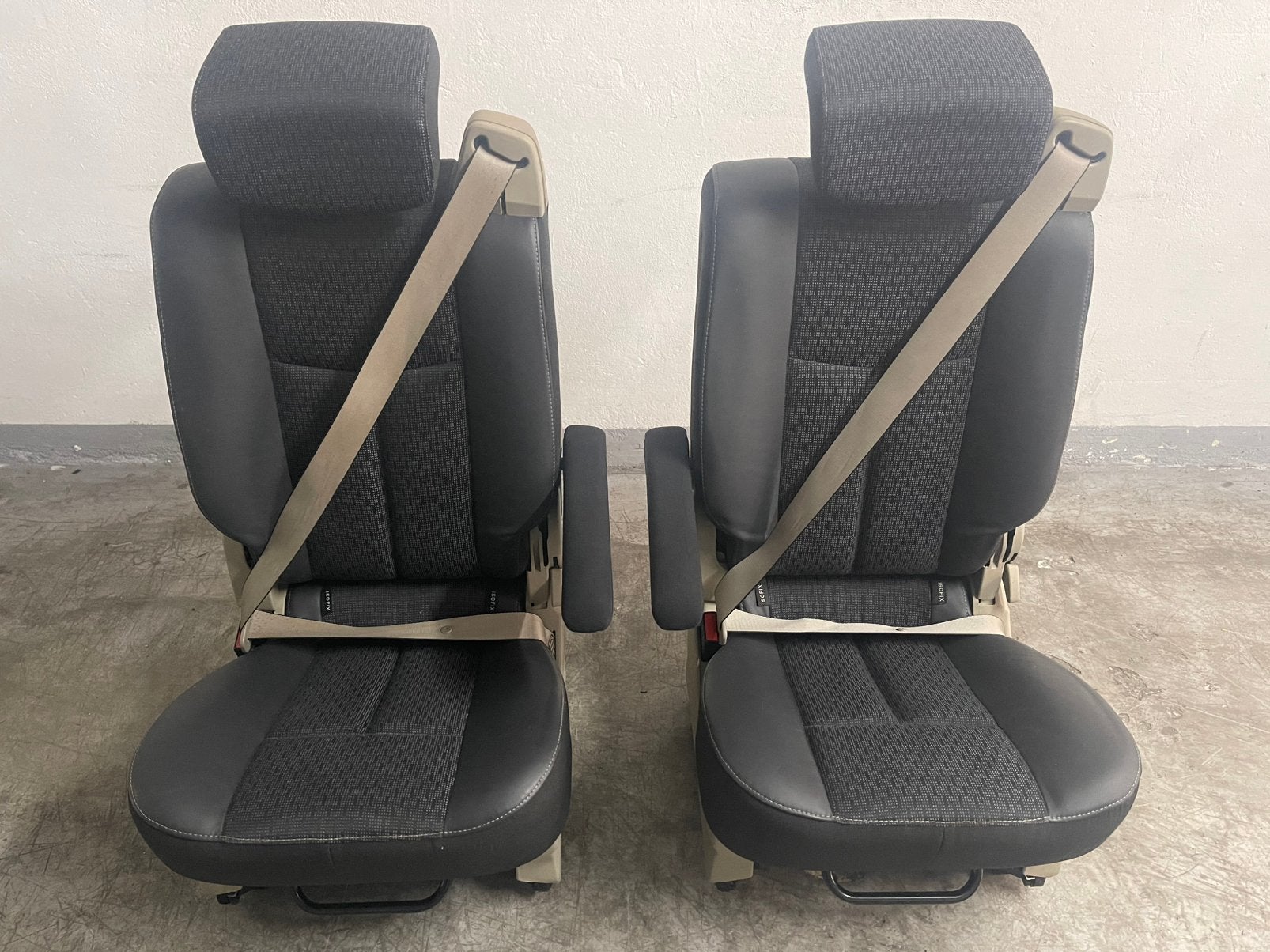 2 uitneembare Stoelen + eigen gordel + isofix op losse rials, Auto-onderdelen, Interieur en Bekleding, Ophalen, Gebruikt, Triumph