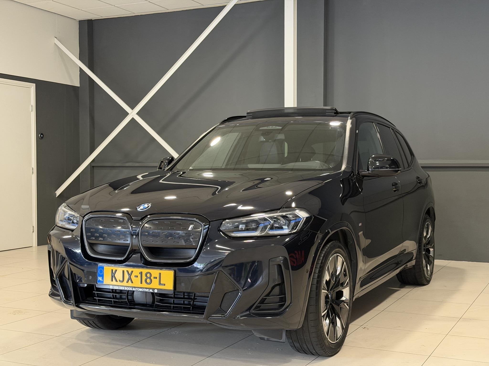 Foto 27 van BMW iX3 Executive 80 kWh | SOH 100% | Panorama dak | 20inch