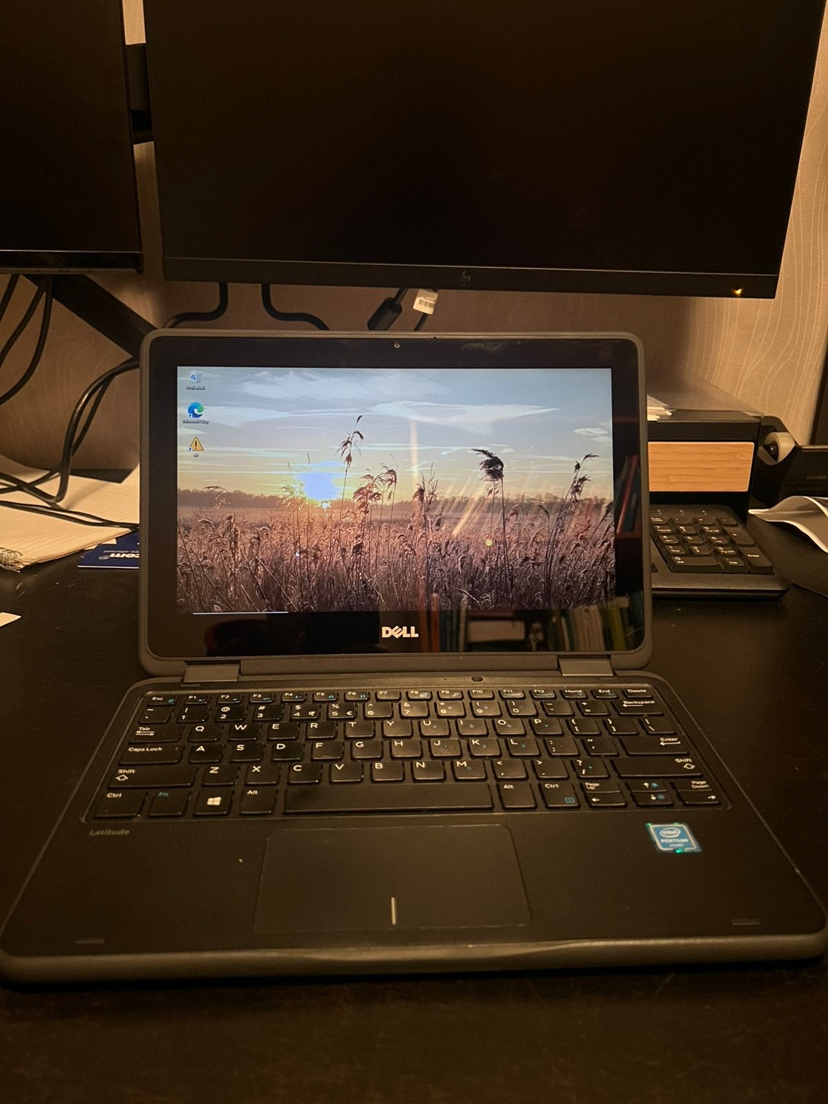 Dell Latitude 3189 2-in-1 touchscreen | 4GB RAM | 128GB SSD, Computers en Software, Ophalen, Gebruikt, Qwerty, SSD
