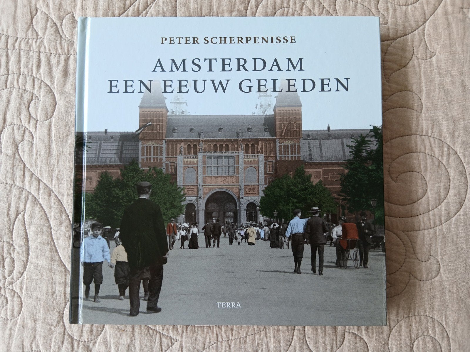 P. Scherpenisse - Amsterdam een eeuw geleden, Ophalen of Verzenden, Zo goed als nieuw, P. Scherpenisse