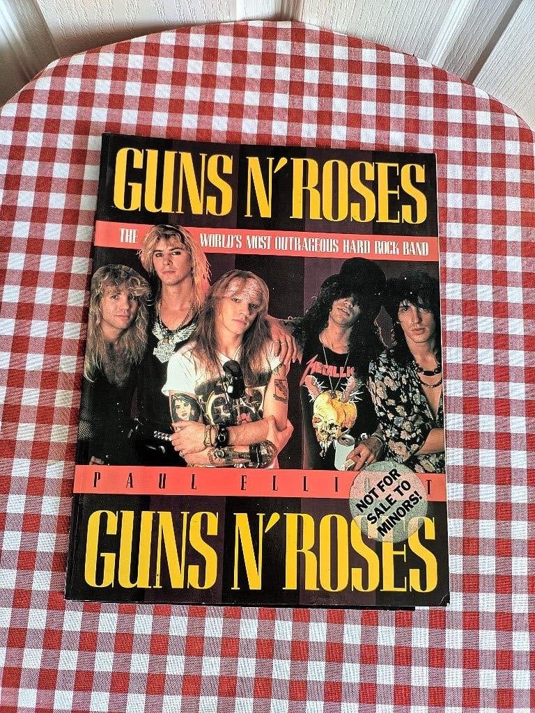 Boek Guns N' Roses Hard Rock Band, Ophalen of Verzenden, Boek, Tijdschrift of Artikel