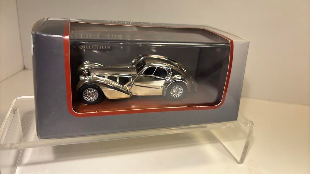 Bugatti coupe atlantic zilver atlas 1.43