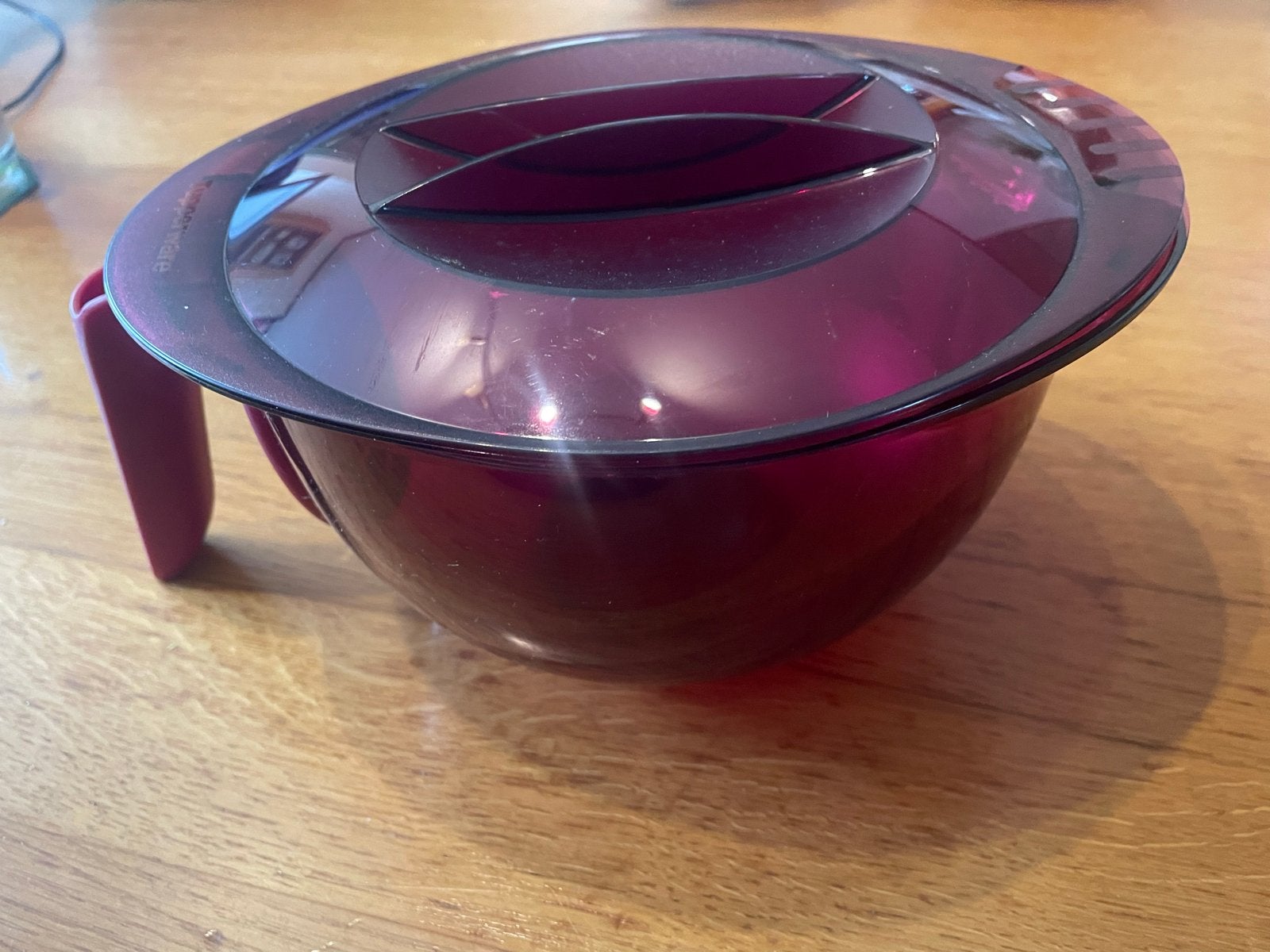 Nieuwe Tupperware Microplus 1,5L - Magnetronbestendig, Huis en Inrichting, Paars, Nieuw, Ophalen of Verzenden, Bak of Kom