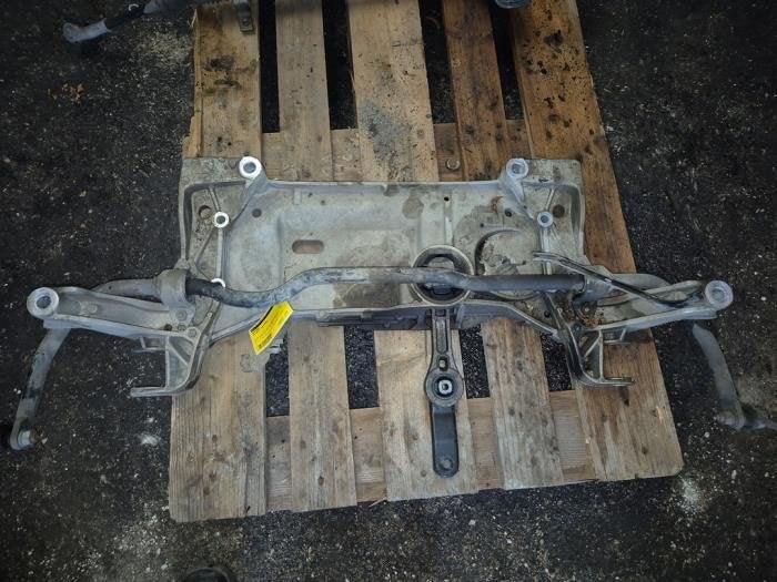Subframe van een Volkswagen Caddy, Auto-onderdelen, Gebruikt, -, Volkswagen, -
