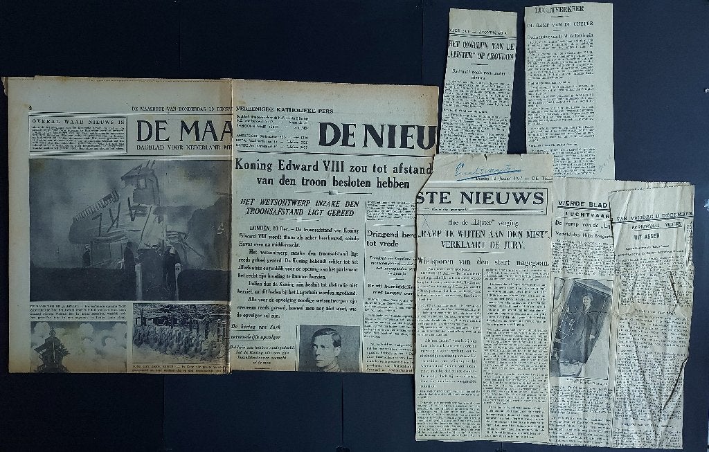 2 krantenbladen/knipsels crash KLM DC-2 “Lijster”1936 (K1074, Verzamelen, Ophalen of Verzenden, Gebruikt, Boek of Tijdschrift
