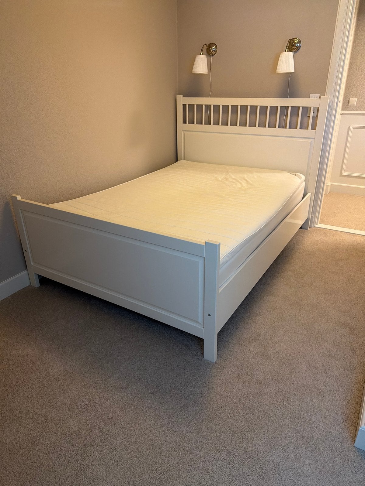 IKEA Hemnes bedframe met Sultan Hjartdal matras, Ophalen, Gebruikt, Wit, 140 cm