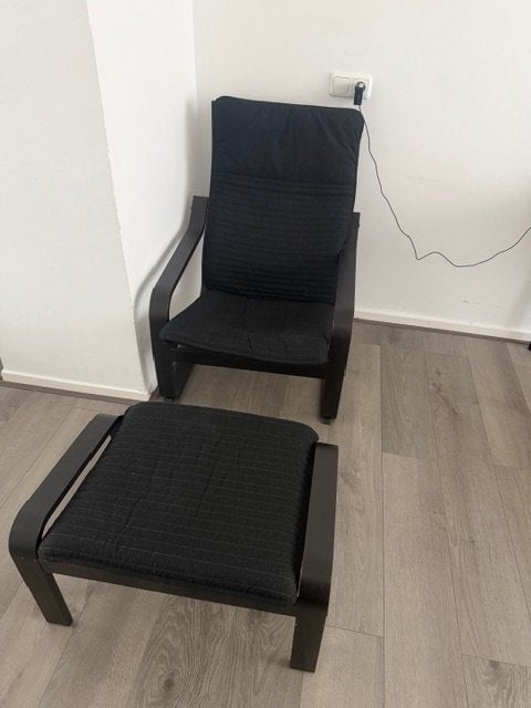 IKEA POÄNG Fauteuil en Knisa voetenbank  €75, Ophalen, Gebruikt, Zwart, Eén
