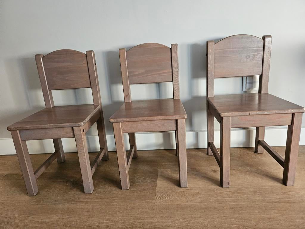 Drie peuter/kleuterstoeltjes grijs/bruin, Kinderen en Baby's, Kinderkamer | Tafels en Stoelen, Ophalen