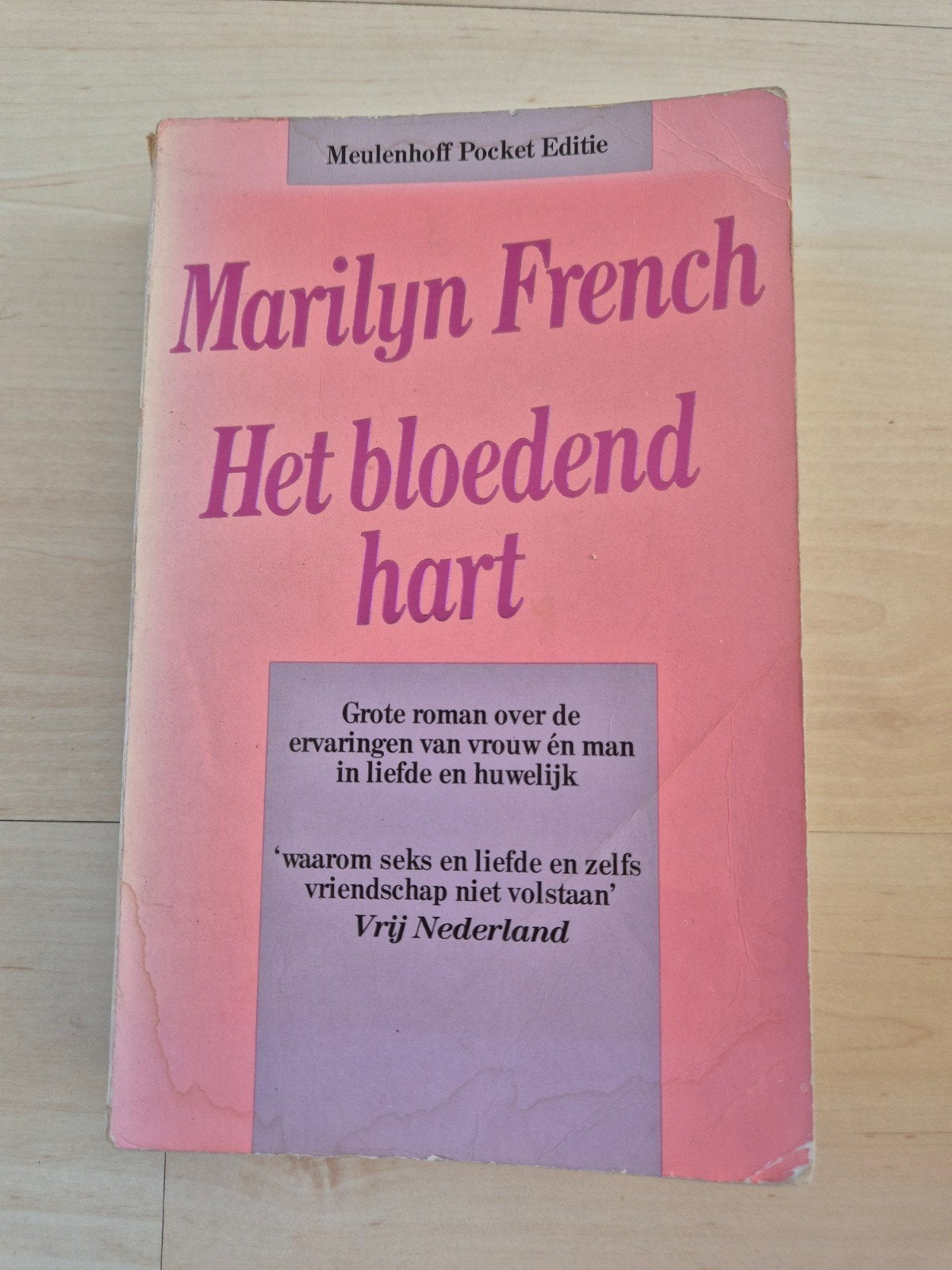 Marilyn French - Het bloedend hart (Meulenhoff Pocket), Ophalen of Verzenden, Gelezen, Marilyn French, Europa overig