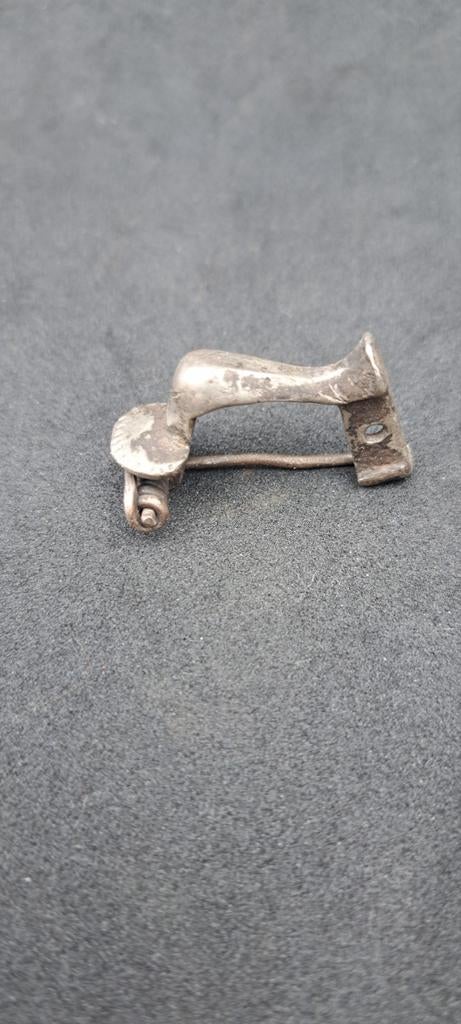 (2) Romeins zilveren fibula Bodemvondst, Ophalen of Verzenden