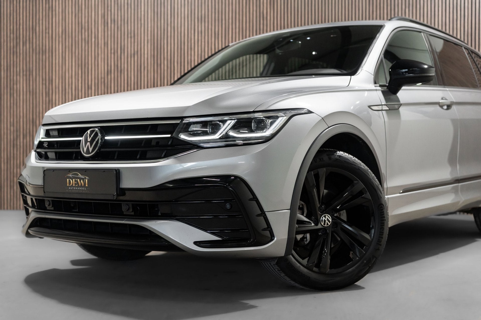Volkswagen Tiguan Allspace 1.5 TSI R-Line DSG + 7p. Pano IQ, Auto's, Dealer onderhouden, 4 cilinders, 150 pk, 7 stoelen