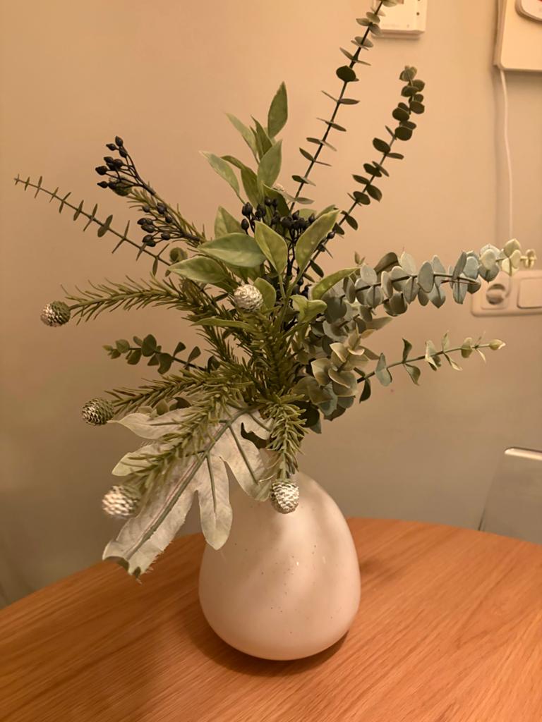 Ikea Decoratieve vaas met kunstplanten, Huis en Inrichting, Woonaccessoires | Vazen, Ophalen, Overige materialen, 50 tot 75 cm