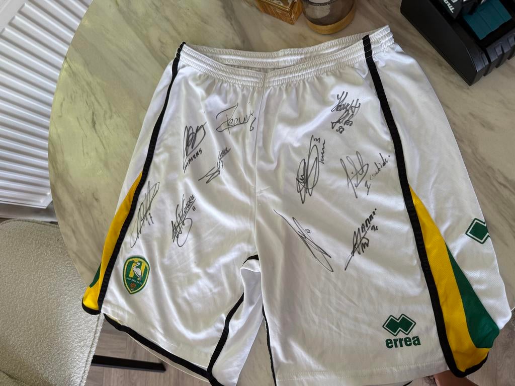 ADO Den Haag Broekje met Handtekeningen - Uniek Item!, Maat M, Ophalen, Gebruikt, Broek