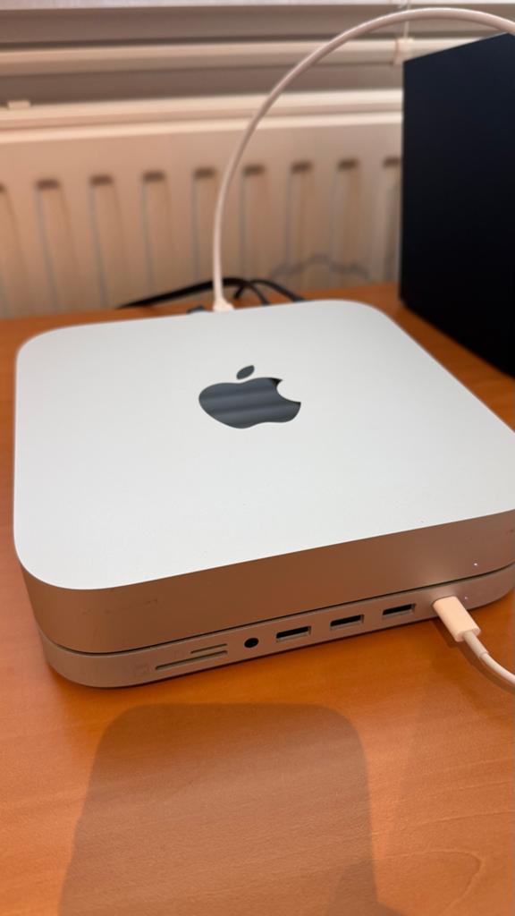Mac Mini M1 16GB/256GB met Satechi Stand Hub, SSD, Ophalen of Verzenden, Zo goed als nieuw, Mac Mini