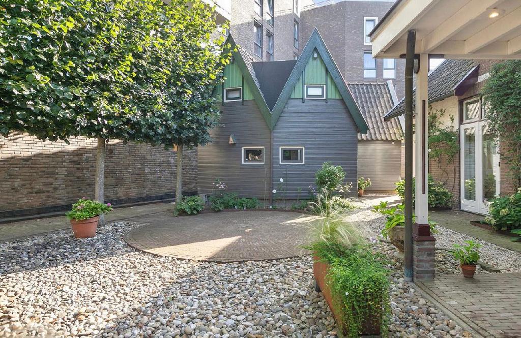 €250,- toe!! Voor het ophalen van 30m2 zwerfkeien (10cm max), Bestrating