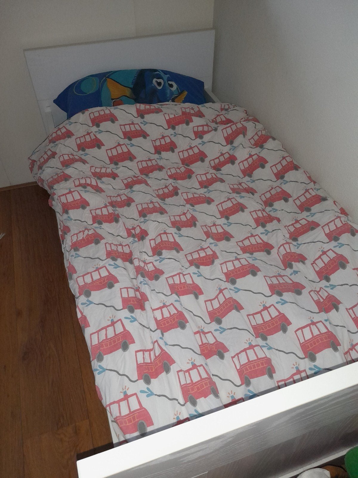 2x peuterbed 150x70 cm inclusief matras en beddengoed, Ophalen, Gebruikt, 70 tot 85 cm, 140 tot 160 cm