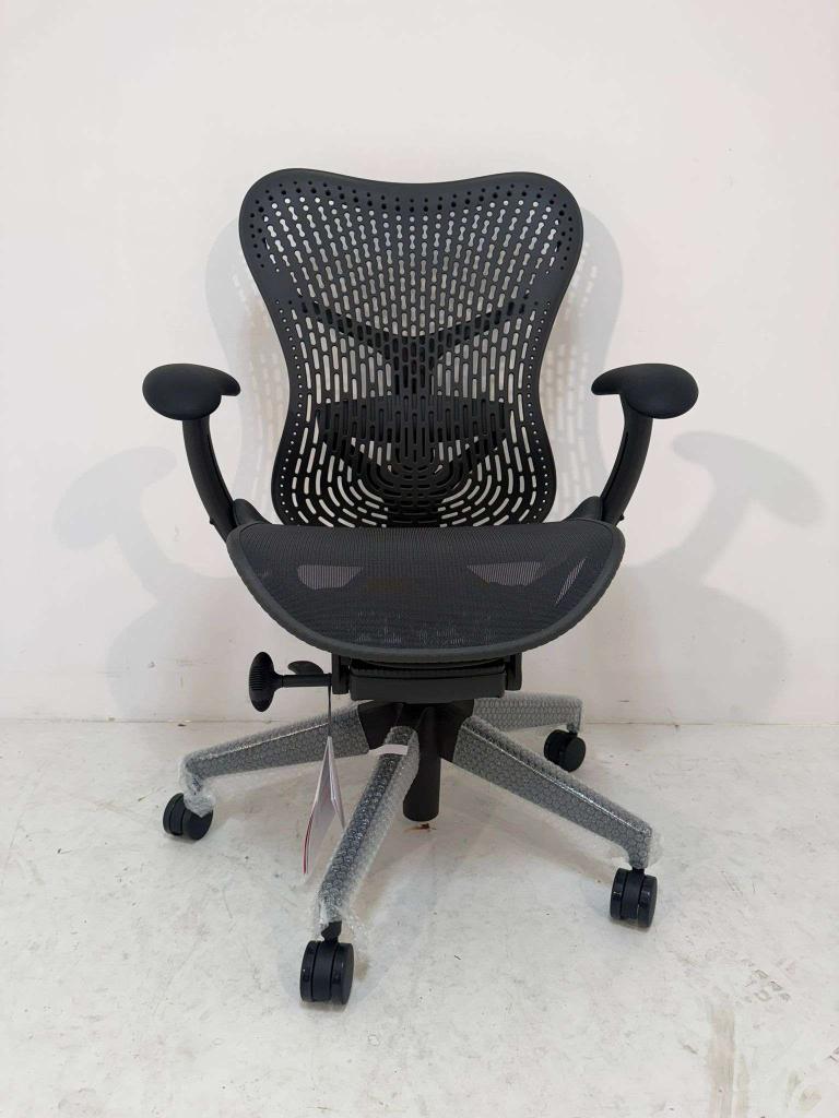Herman Miller Mirra 2 nieuw €750,-, Niet ingevuld, Niet ingevuld, Niet ingevuld