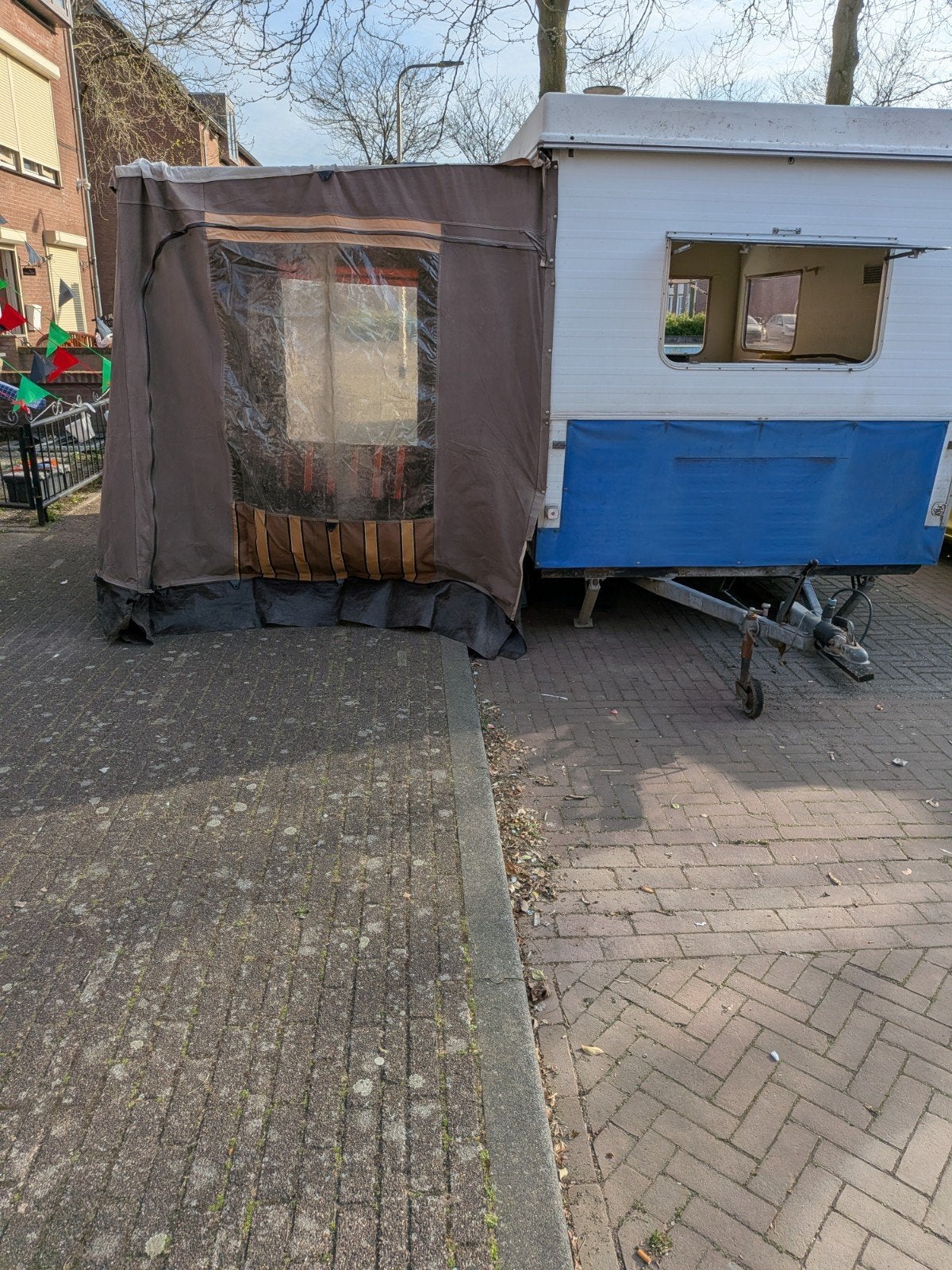 Klap/vouwCasita 320 met Voortent - Ideaal voor 2-3 pers., Particulier, 500 - 750 kg