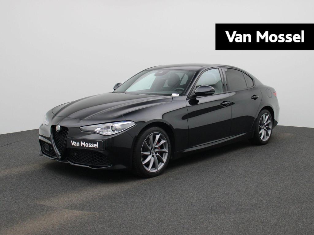 Alfa Romeo Giulia 2.0T Sprint | AUTOMAAT | APPLE CARPLAY | A, Achterwielaandrijving, Euro 6, Leder en Stof, Zwart