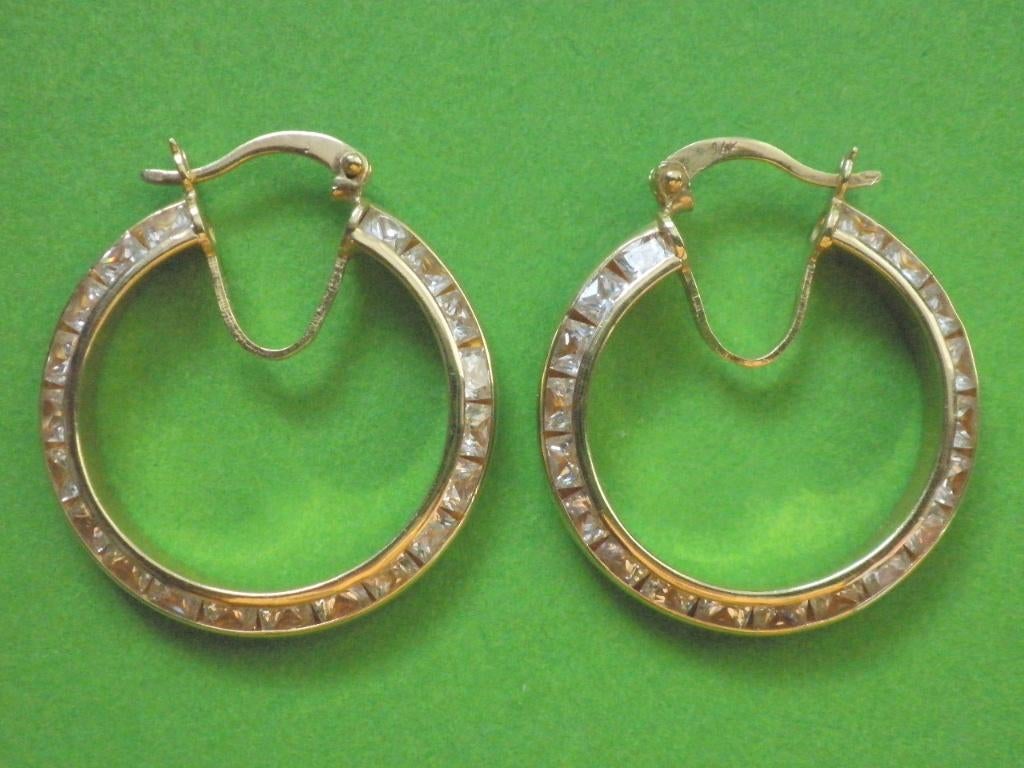 Prachtige 14 Kt Gouden Creolen met glinsterende zirkoniaas, Verzenden, Goud, Oorbellen