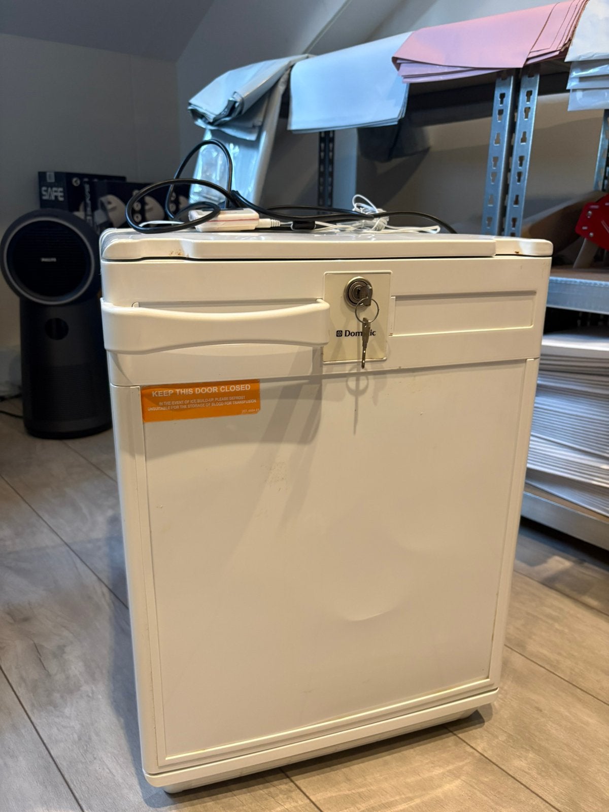 Dometic medicijn koelkastje, Zonder vriesvak, Minder dan 85 cm, Ophalen of Verzenden, Minder dan 75 liter