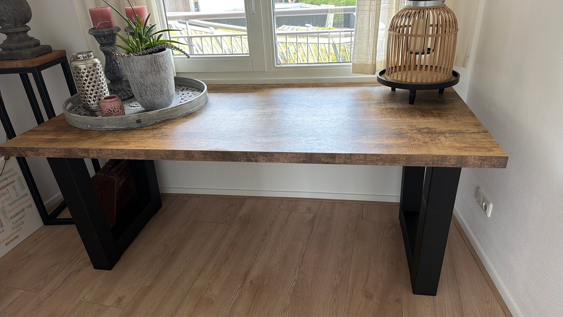 Eettafel met zwart metalen poten, Ophalen, 50 tot 100 cm, Zo goed als nieuw, 150 tot 200 cm