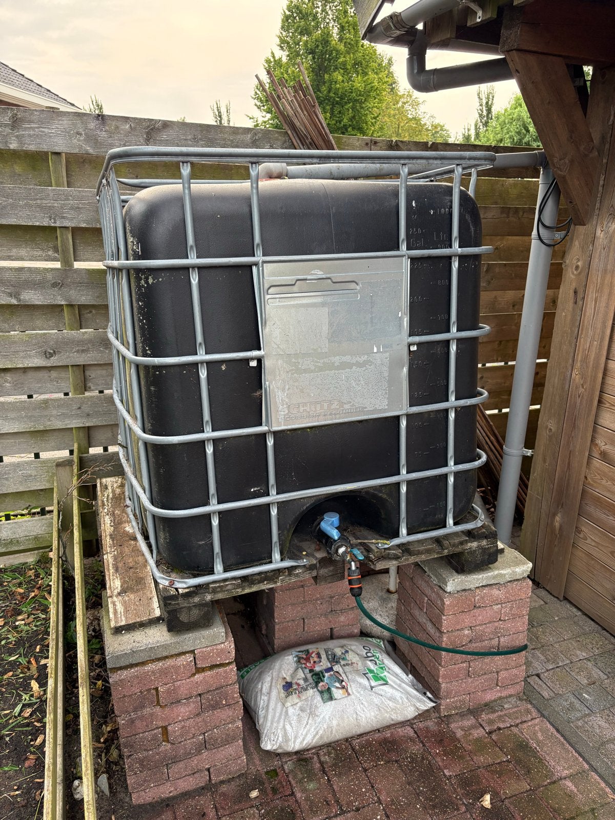 Regenwaterton IBC container 1000L met kraan, Ophalen, Kunststof, Gebruikt, Met kraantje