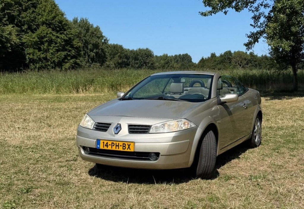 Renault Mégane 2.0 16V Cabrio Euro4 2004 Beige, Voorwielaandrijving, 1998 cc, Parkeersensor, Beige