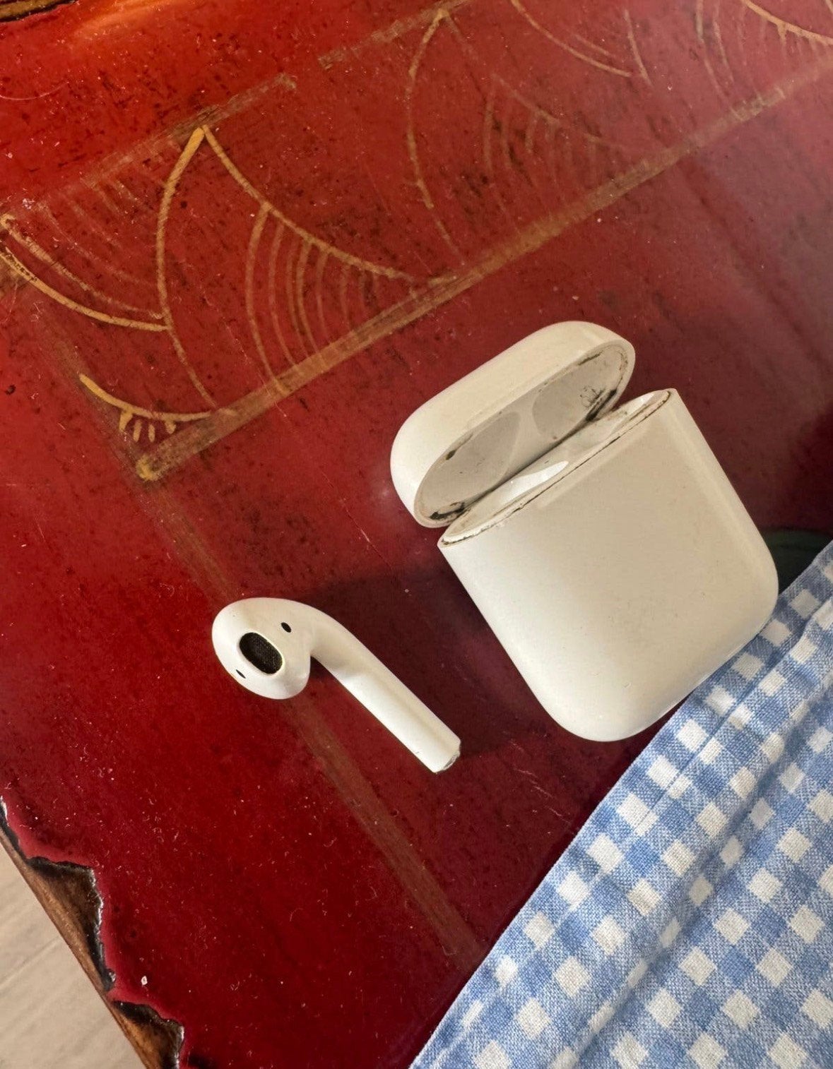 Originele Apple AirPods– Linker Oortje & Oplaadcase, Ophalen of Verzenden, Zo goed als nieuw