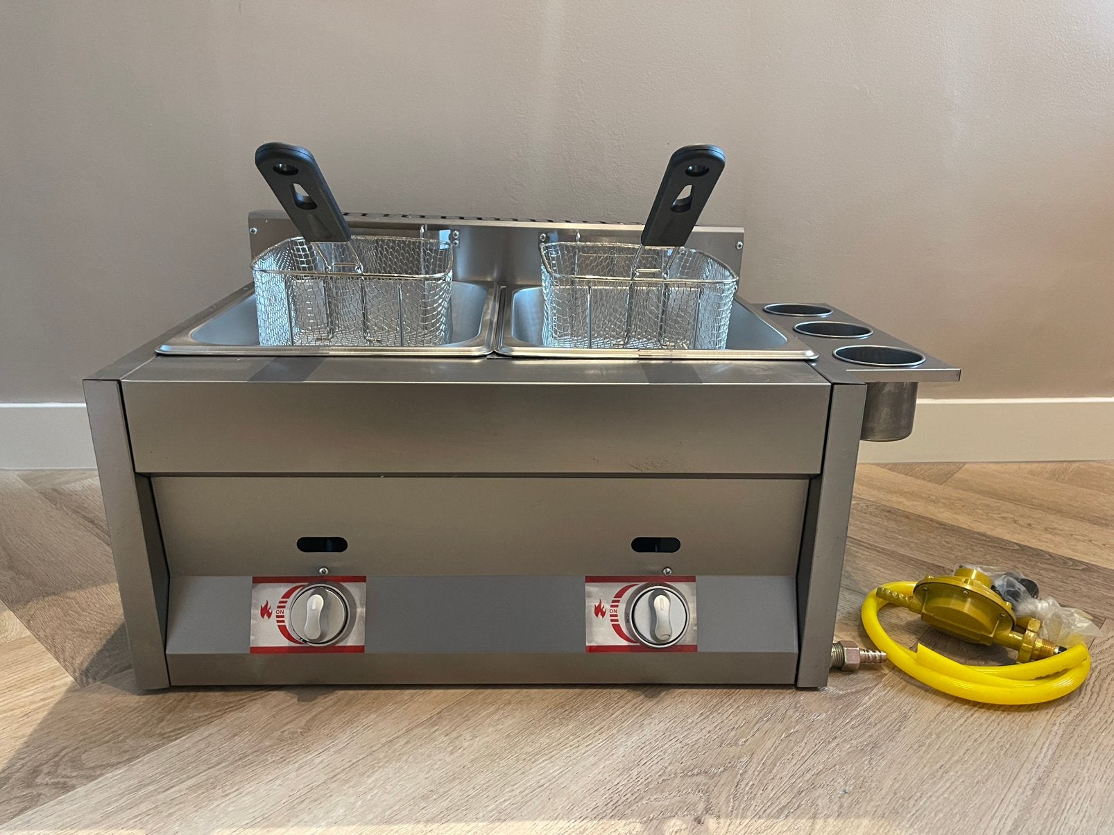 Rvs Butaan/propaangas friteuse 2x6L Camping/markt/ kermis!, Witgoed en Apparatuur, Frituurpannen, 4 liter of meer, Ophalen of Verzenden