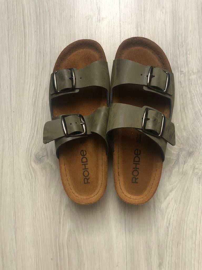 2 slippers  met goed voetenbed, Overige kleuren, Nieuw, Ophalen, Slippers